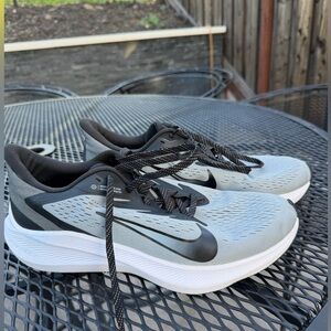 Nike Zoom Winflow Gray and Black Running Shoes 10.5